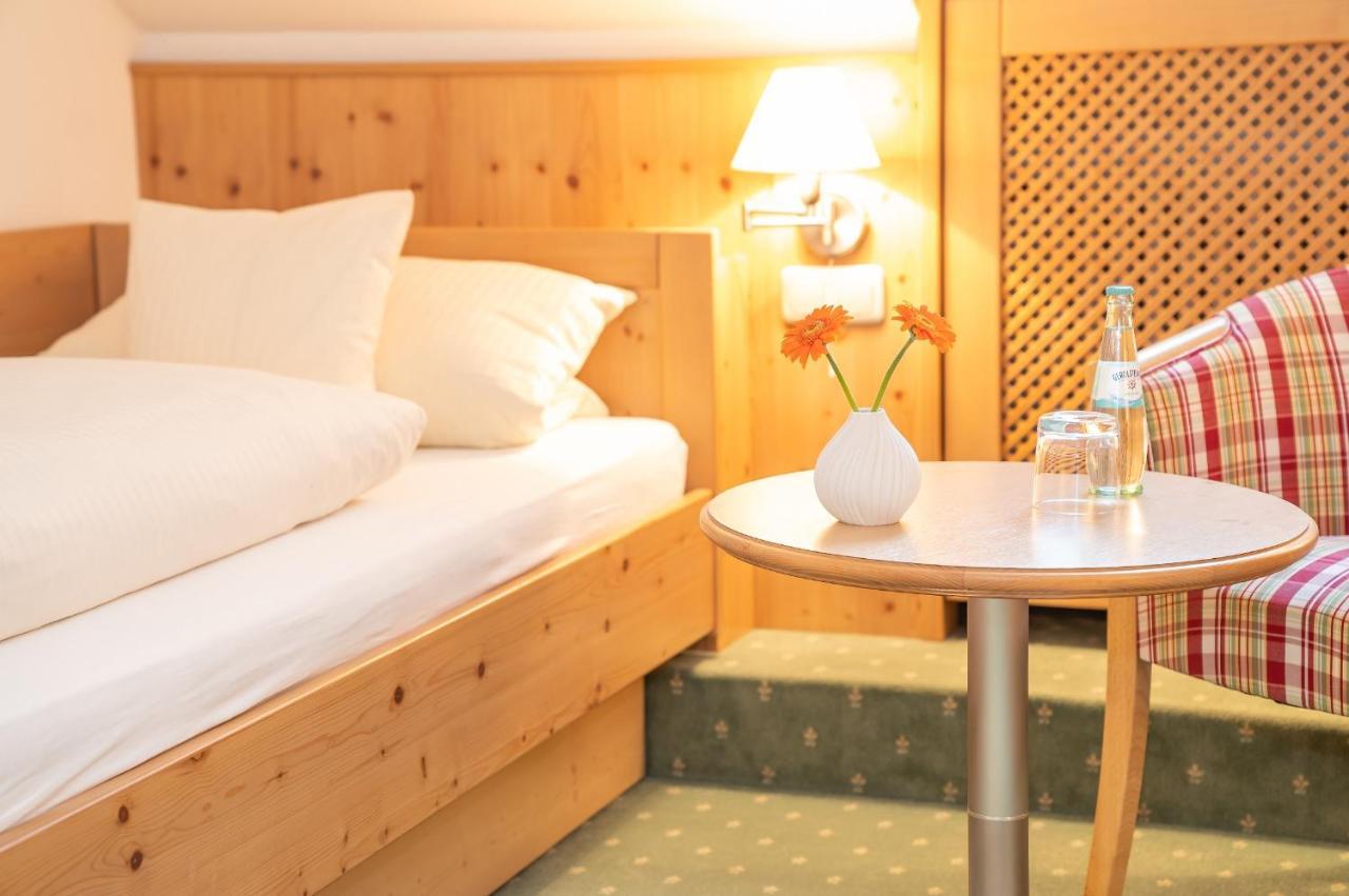 Hotel Garni Christl Bad Griesbach im Rottal Esterno foto